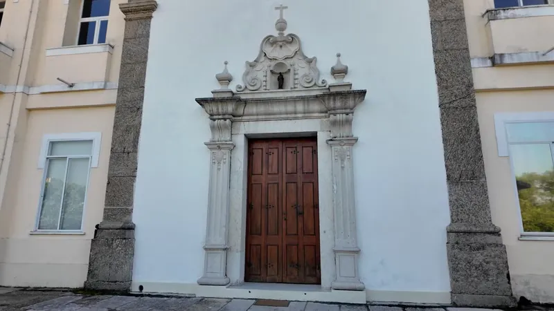 Frontispício da Capela de São José, tombado pelo IPHAN, na Ilha das Cobras